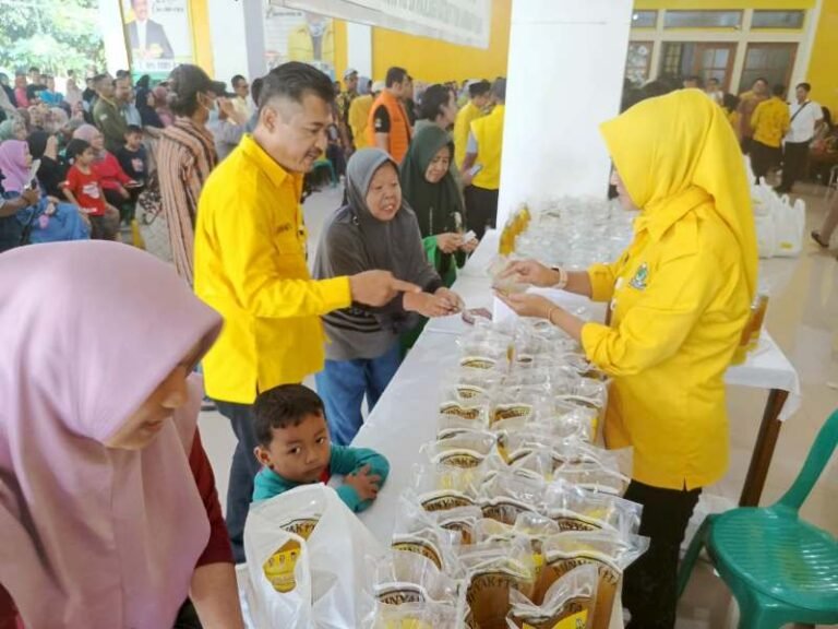 Peringati HUT ke-61, Golkar Jual Beras Murah 9.000 Perkilogram