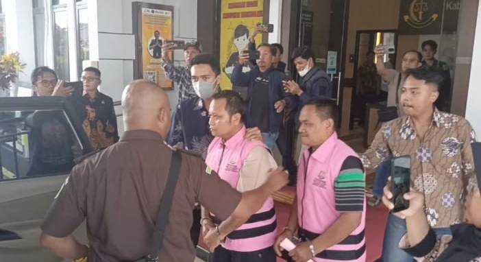 Tiga Tersangka Kasus Dugaan Korupsi Pupuk Bersubsidi Ditangkap Kejari Kabupaten Tasik
