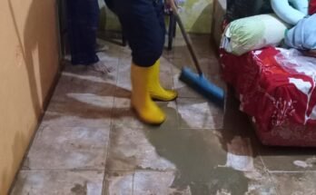 Hujan Sebabkan Banjir di Cikalong, Belasan Rumah Terendam