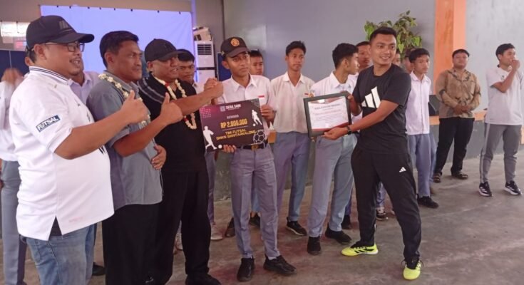 Harumkan Nama Kabupaten Tasikmalaya, Atlet Futsal dan Muaythai Diberi Penghargaan (Istimewa)