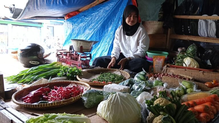 Harga Sayuran di Singaparna Melonjak Hingga 100 Persen, Pedagang Pembeli Mengeluh