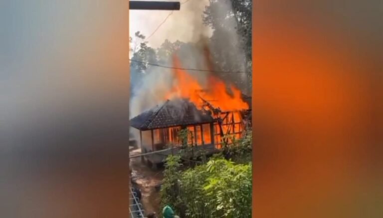 Rumah Hangus Saat Ditinggal ke Kebun, Dokumen Penting Ikut Terbakar