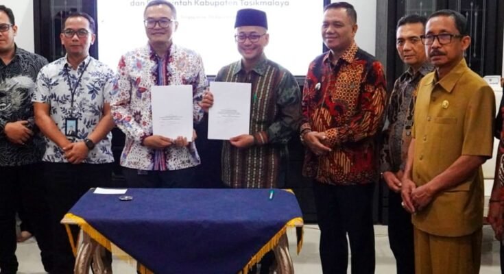 Penandatanganan akad pinjaman dilakukan di Pendopo Baru Tasikmalaya, Kamis (30/4/2026).