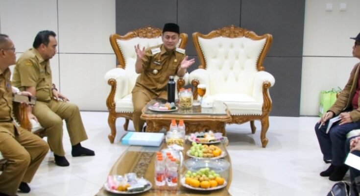 Bupati Tasikmalaya Cecep Nurul Yakin saat menerima kunjungan dari tim jepang