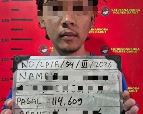 Polres Garut mengamankan pengeder narkotika dengan modus jualan tahu bulat.