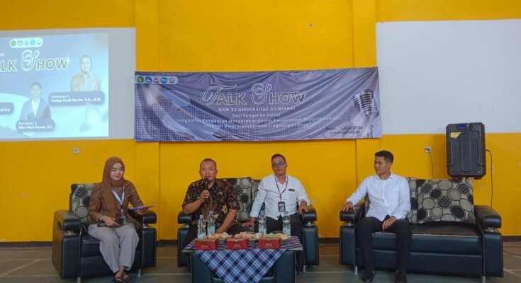 Mahasiswa Universitas Siliwangi (Unsil) menggelar Talkshow Lingkungan di Desa Sukajadi, Kecamatan Cisayong, Kabupaten Tasikmalaya, Kamis (25/6/2026)