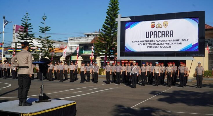 Sebanyak 70 personel Polres Tasikmalaya resmi menerima kenaikan pangkat terhitung mulai tanggal (TMT) 1 Juli 2026.