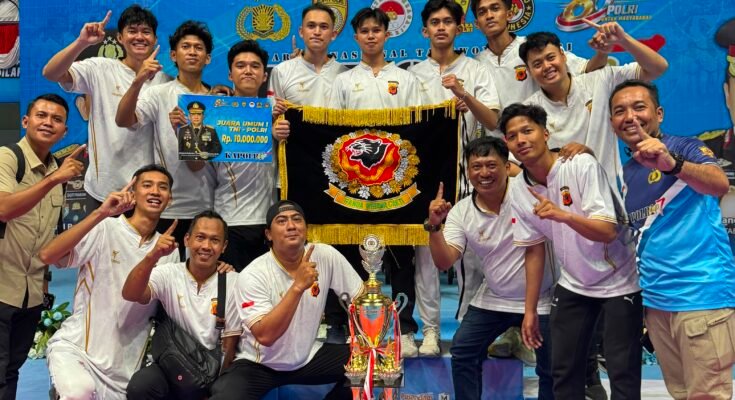 Briptu Dhiva Rahmani Sonjaya, S.H., berhasil mengharumkan nama Polres Tasikmalaya dan Polda Jawa Barat setelah meraih satu medali emas dan satu medali perunggu pada ajang Kapolri Cup Taekwondo 2026,